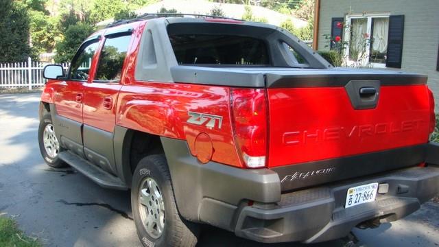 Chevrolet Avalanche 2003 photo 2