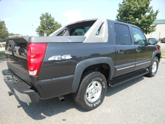 Chevrolet Avalanche 2003 photo 3