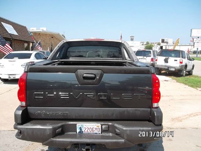 Chevrolet Avalanche 2003 photo 2