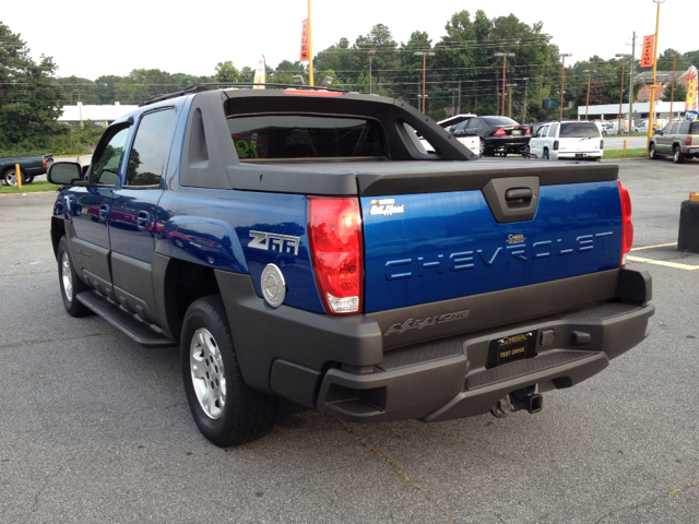 Chevrolet Avalanche 2003 photo 1