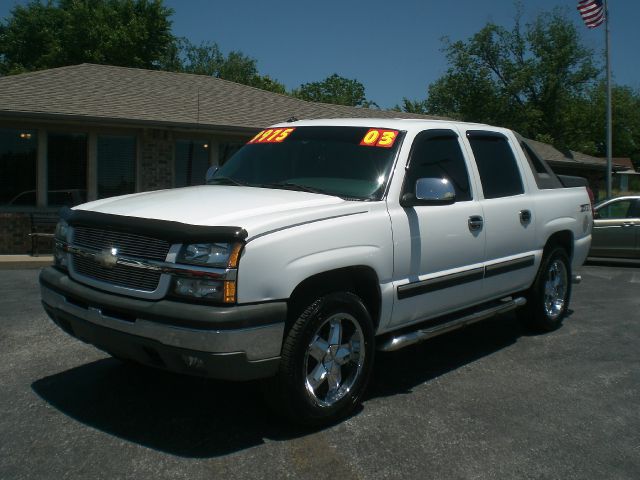 Chevrolet Avalanche 2003 photo 2