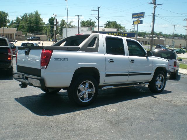 Chevrolet Avalanche 2003 photo 3