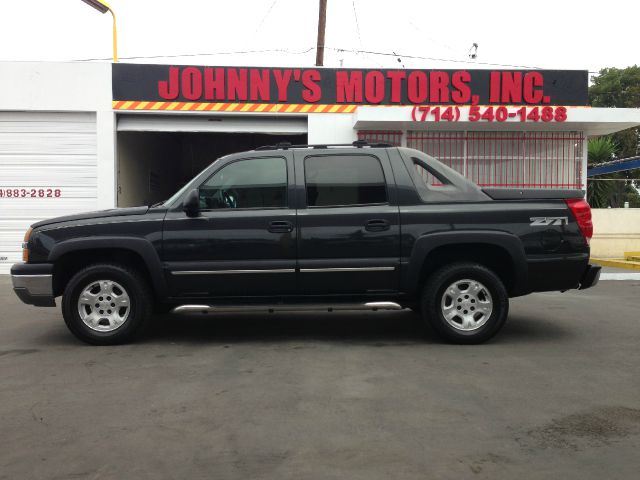 Chevrolet Avalanche C350 4dr Sdn 3.5L Sport RWD Sedan Pickup Truck