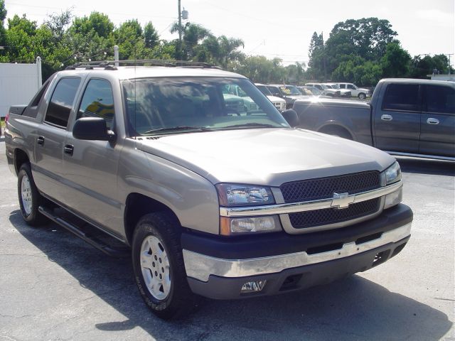 Chevrolet Avalanche 2003 photo 3