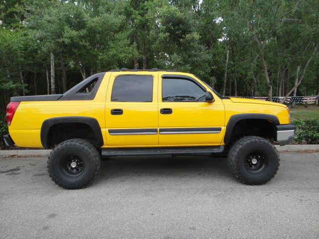 Chevrolet Avalanche 2003 photo 3