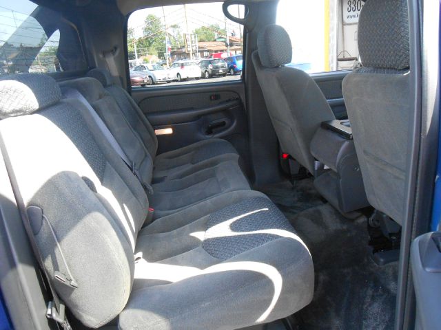 Chevrolet Avalanche 2003 photo 2