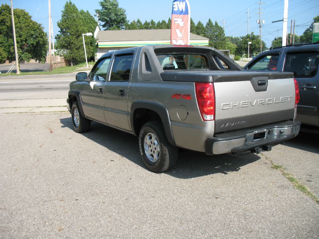 Chevrolet Avalanche C350 4dr Sdn 3.5L Sport RWD Sedan Pickup Truck