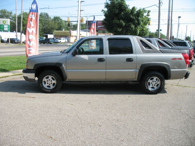 Chevrolet Avalanche 2003 photo 1