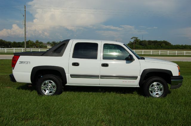 Chevrolet Avalanche 2004 photo 3