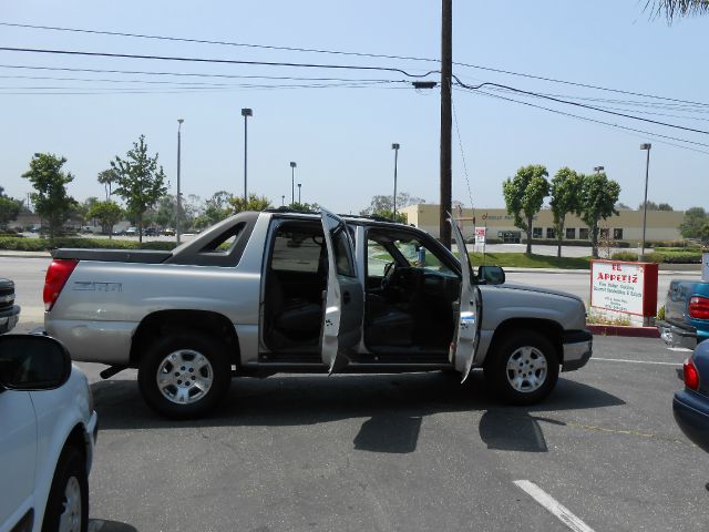 Chevrolet Avalanche 2004 photo 4