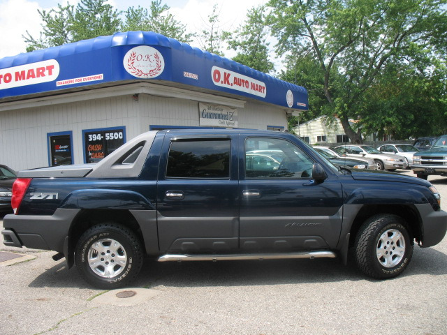 Chevrolet Avalanche C350 4dr Sdn 3.5L Sport RWD Sedan Pickup Truck