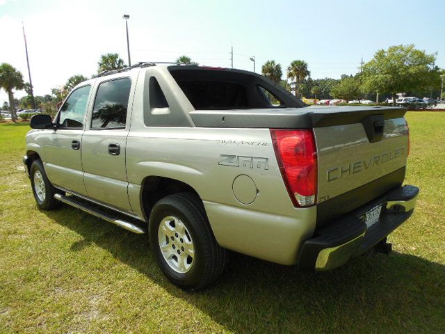 Chevrolet Avalanche 2004 photo 3