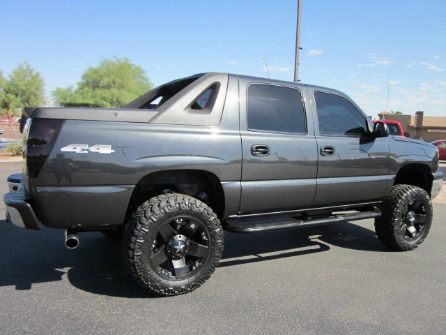 Chevrolet Avalanche 2004 photo 18