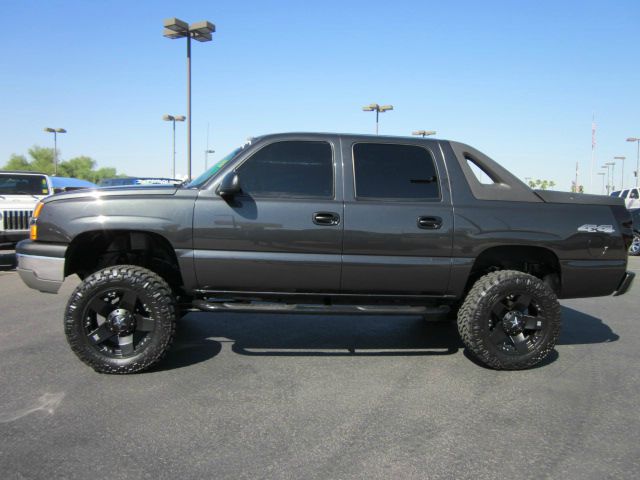 Chevrolet Avalanche 2004 photo 21