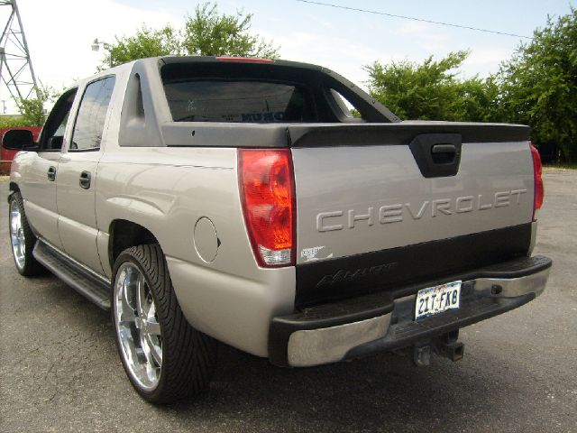 Chevrolet Avalanche C350 4dr Sdn 3.5L Sport RWD Sedan Pickup Truck