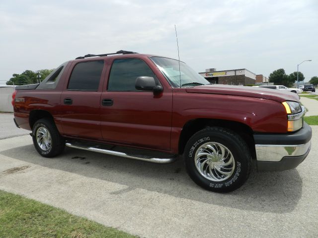 Chevrolet Avalanche C350 4dr Sdn 3.5L Sport RWD Sedan Pickup Truck