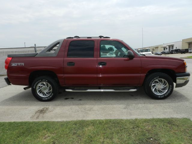 Chevrolet Avalanche 2004 photo 2