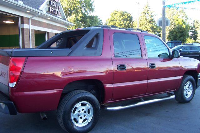 Chevrolet Avalanche 2004 photo 2