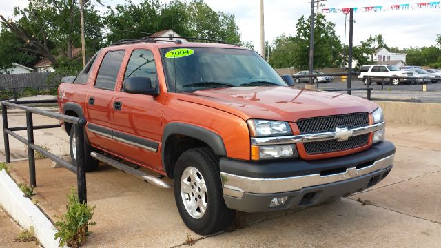 Chevrolet Avalanche C350 4dr Sdn 3.5L Sport RWD Sedan Pickup Truck