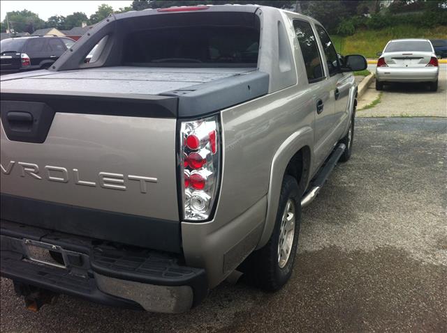 Chevrolet Avalanche 2004 photo 2