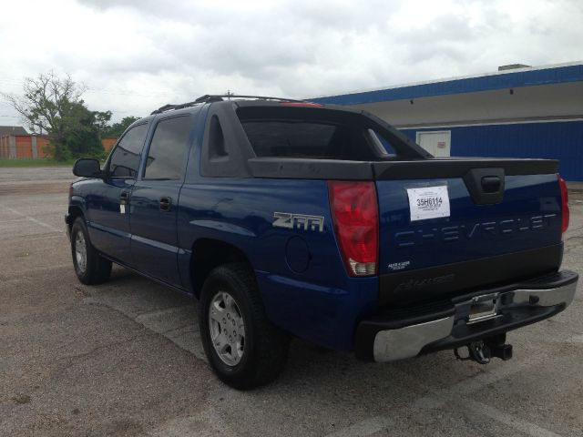 Chevrolet Avalanche 2004 photo 18