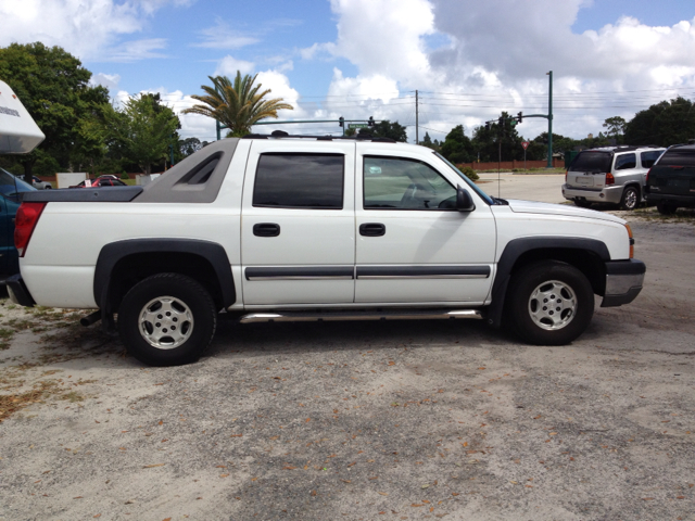 Chevrolet Avalanche 2004 photo 1