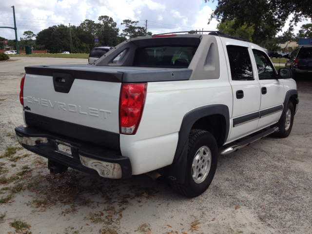 Chevrolet Avalanche 2004 photo 2