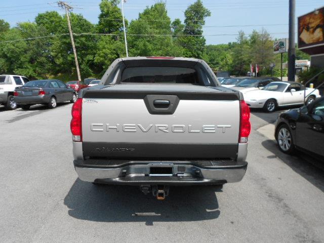 Chevrolet Avalanche 2004 photo 3