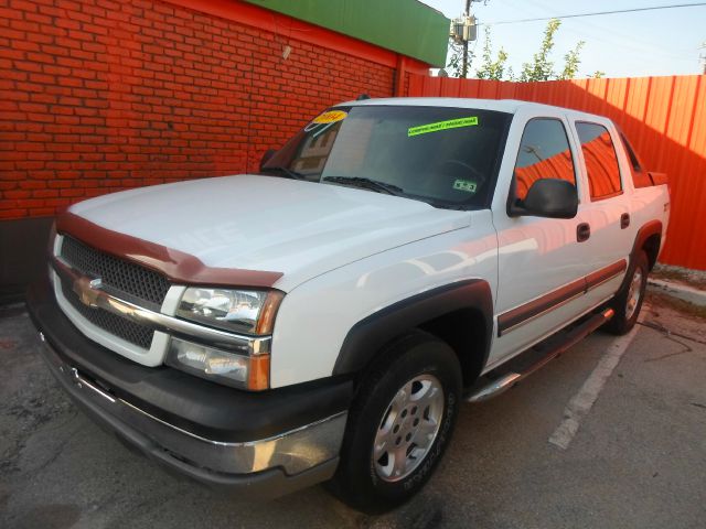 Chevrolet Avalanche C350 4dr Sdn 3.5L Sport RWD Sedan Pickup Truck