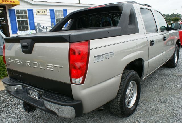 Chevrolet Avalanche 2004 photo 15