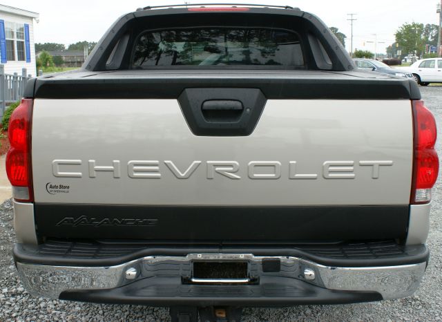 Chevrolet Avalanche 2004 photo 25