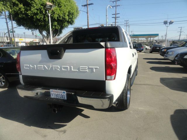 Chevrolet Avalanche 2004 photo 1