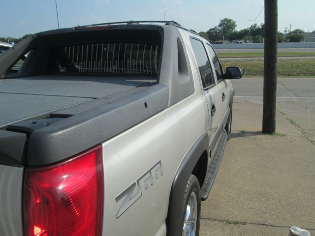 Chevrolet Avalanche C350 4dr Sdn 3.5L Sport RWD Sedan Pickup Truck