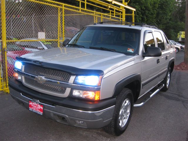 Chevrolet Avalanche 2004 photo 2