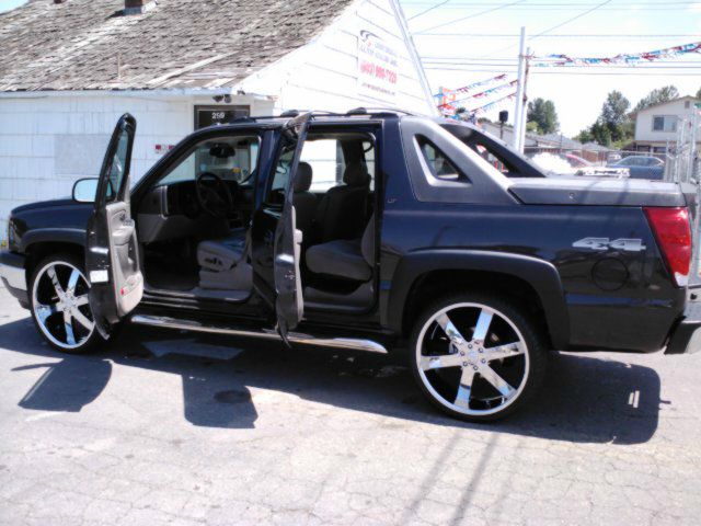 Chevrolet Avalanche C350 4dr Sdn 3.5L Sport RWD Sedan Pickup Truck