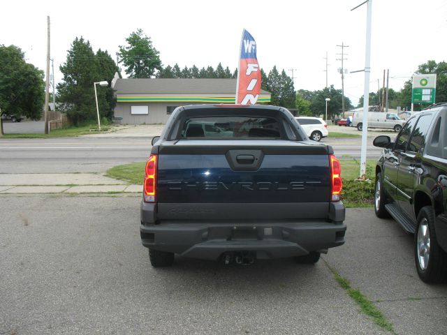 Chevrolet Avalanche C350 4dr Sdn 3.5L Sport RWD Sedan Pickup Truck