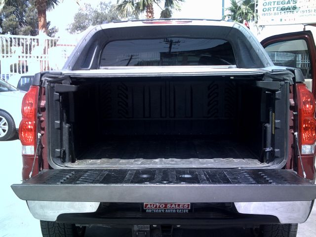 Chevrolet Avalanche 2005 photo 2