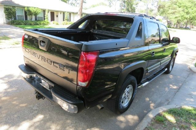 Chevrolet Avalanche 2005 photo 16