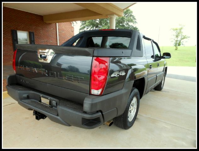 Chevrolet Avalanche 2005 photo 3