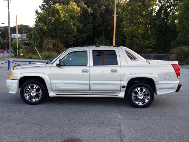 Chevrolet Avalanche 2005 photo 3