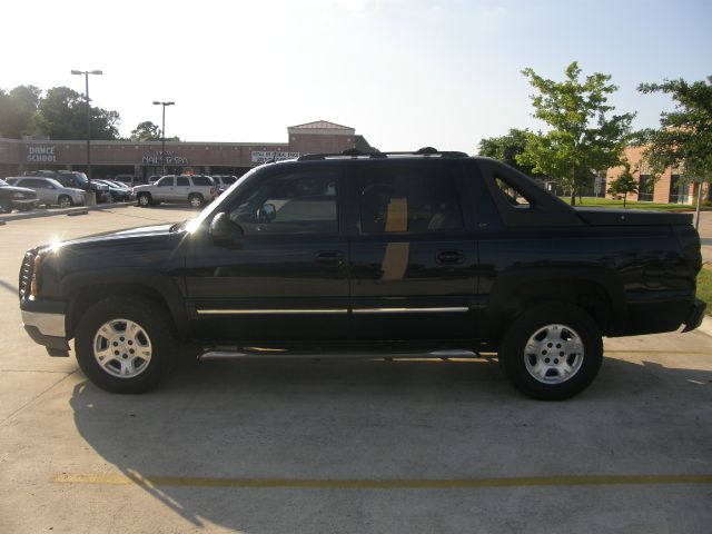 Chevrolet Avalanche 2005 photo 18