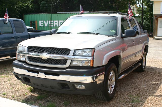 Chevrolet Avalanche C350 4dr Sdn 3.5L Sport RWD Sedan Pickup Truck