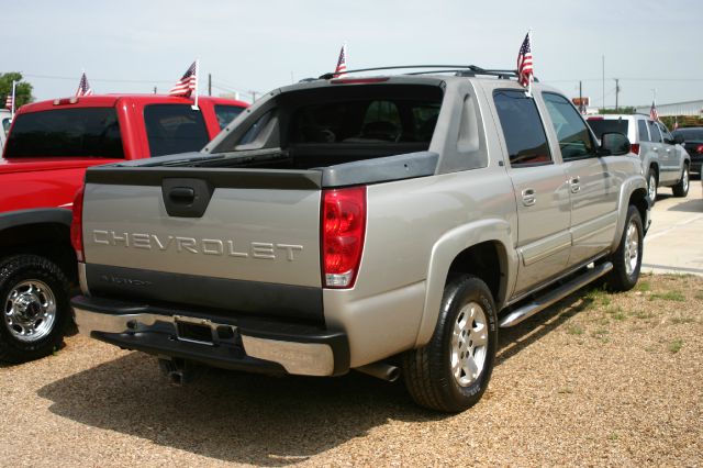 Chevrolet Avalanche 2006 photo 3