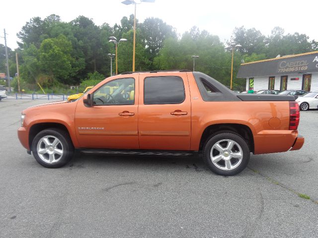 Chevrolet Avalanche Slt-2 4X4 Pickup Truck