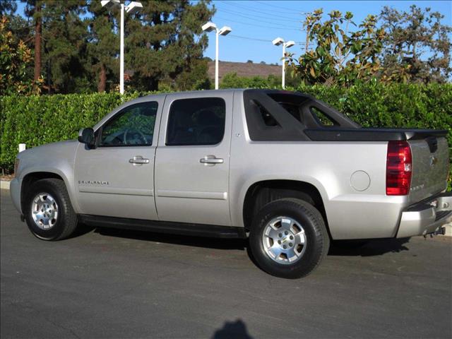 Chevrolet Avalanche 2007 photo 2