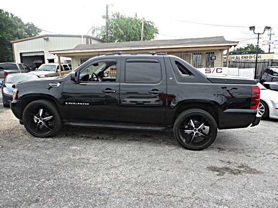 Chevrolet Avalanche 2007 photo 2