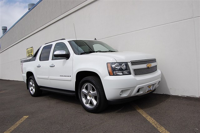 Chevrolet Avalanche 2008 photo 3