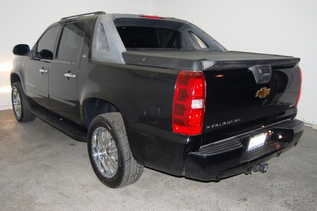 Chevrolet Avalanche 2008 photo 4