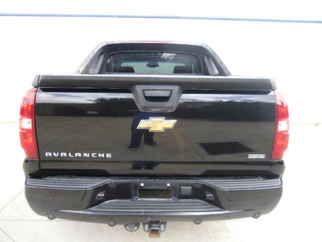 Chevrolet Avalanche SH AWD Leather Moonroof Non-smoker Pickup Truck