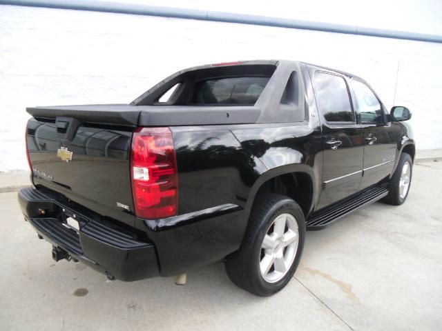 Chevrolet Avalanche 2008 photo 2